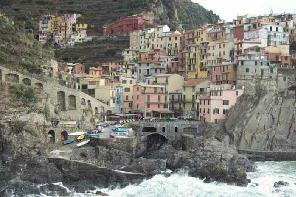 Xtrallusion photo gallery of Italy. Photos, pictures, images and photographs of the Italian Rivieras, the Italian Lakes, the Italian Alps, the Cinque Terre, the Amalfi coast and some of the most beautiful corners of Italy. Plus photos of Italian cities such as Pisa, Milan, Genoa and Rome.